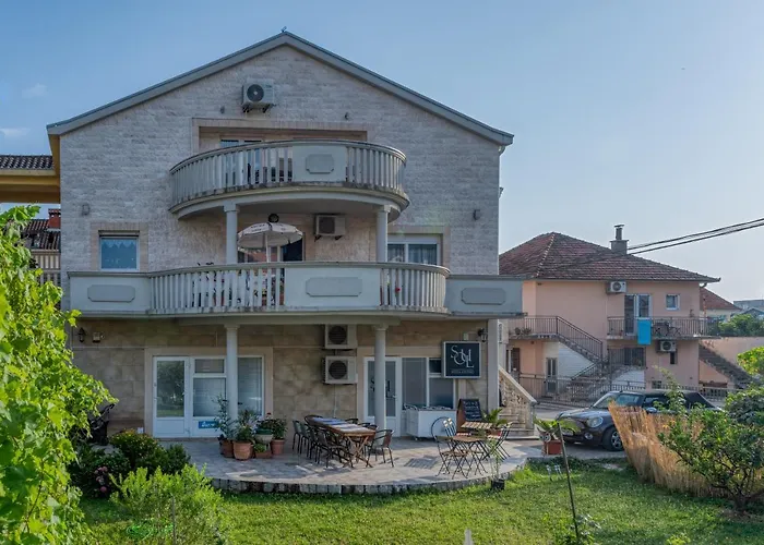 Apartments Vujosevic